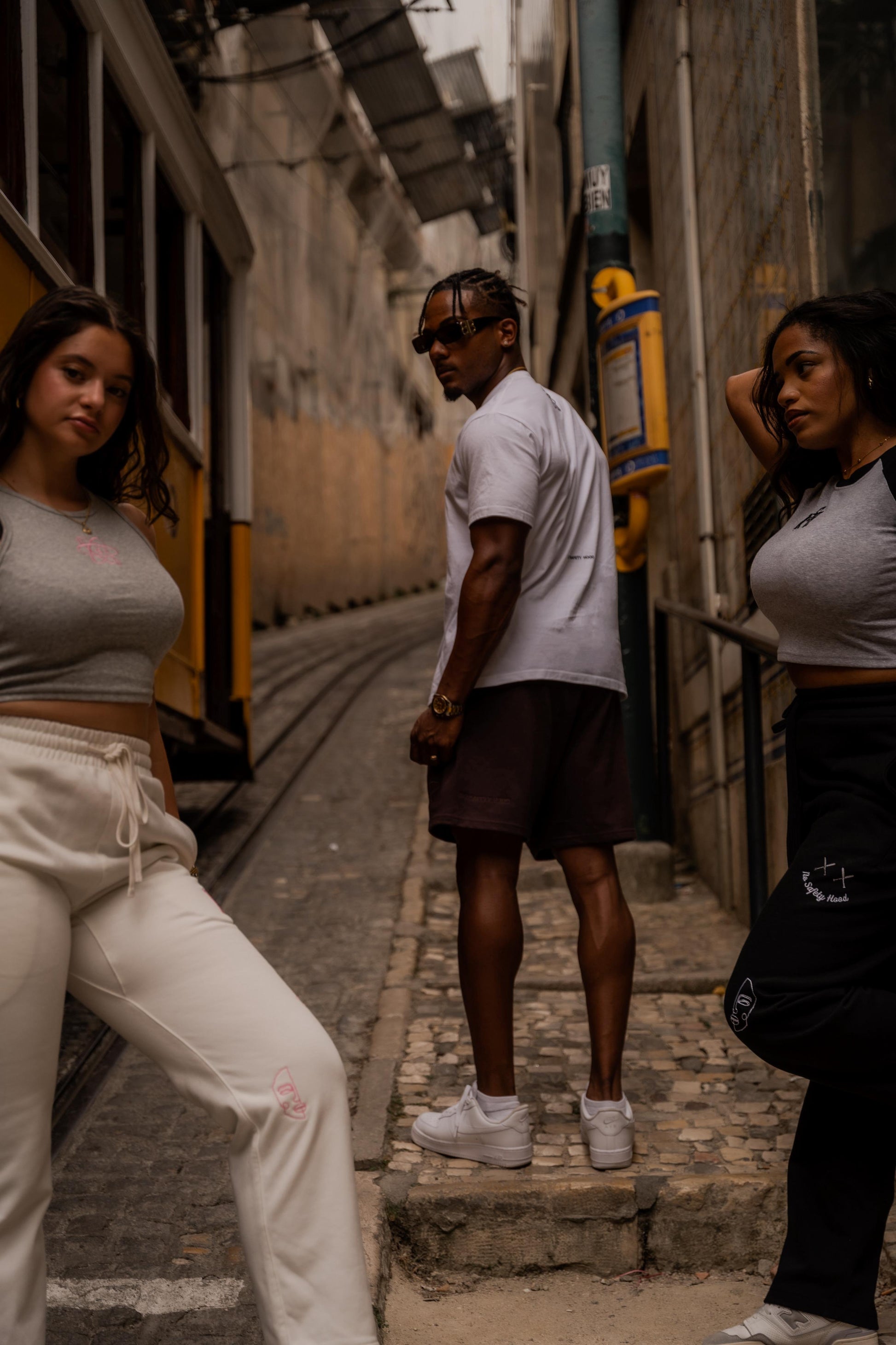 WHITE - BASIC T-SHIRT