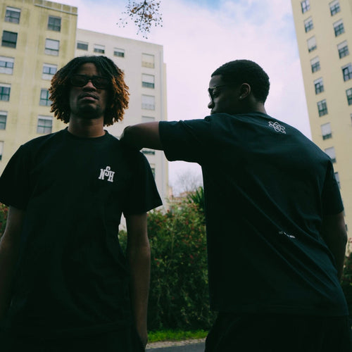 BLACK - BASIC T-SHIRT