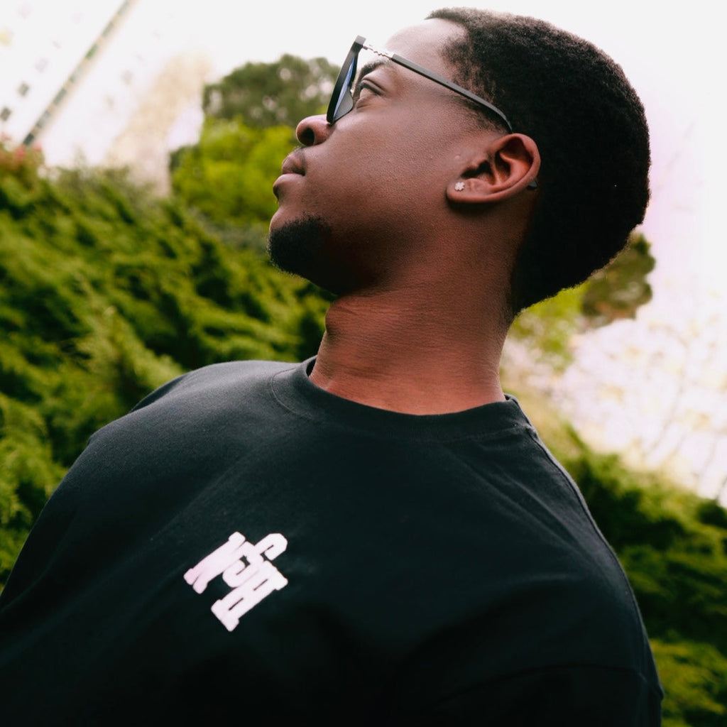 BLACK - BASIC T-SHIRT