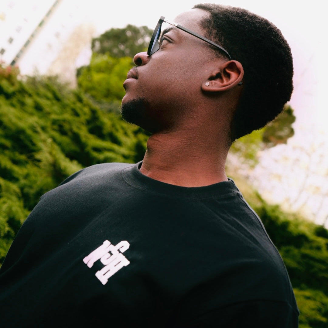 BLACK - BASIC T-SHIRT